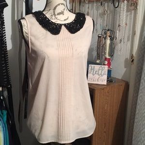 😍Cream sleeveless top, Size Small